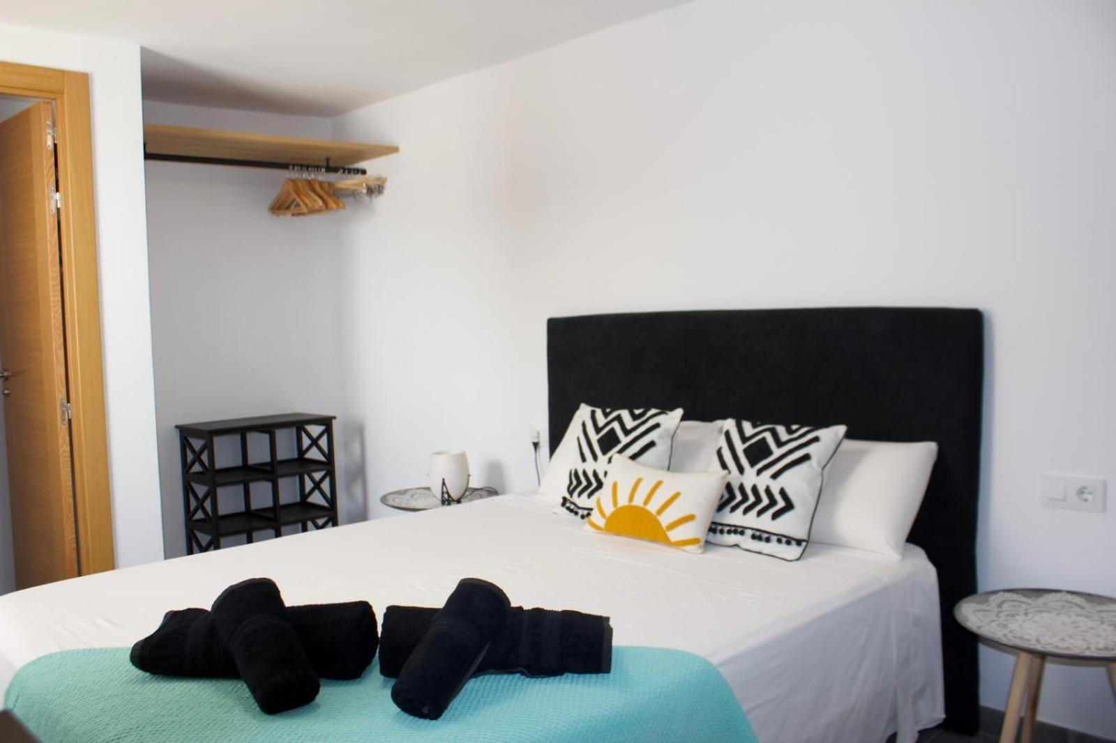 Casa Calma Y Luz Villa เอล ปอโซ เด ลอส ไฟรเลส ภายนอก รูปภาพ